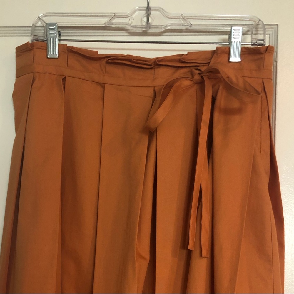 NWT DKNY Burnt Orange Pleated Skirt, Size 8 - Picture 2 of 3